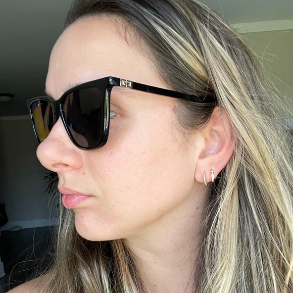 GIVENCHY cat eye rectangular sunnies - Picture 2 of 6